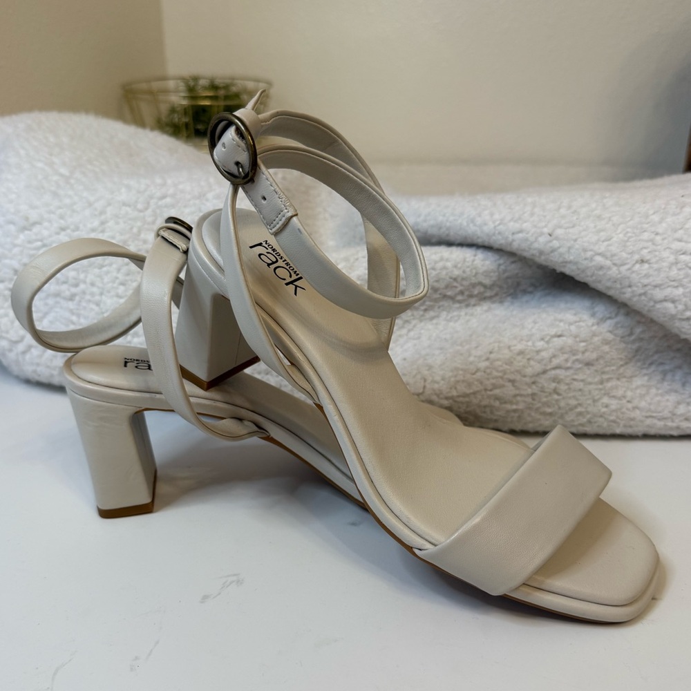Nordstrom Rack Landry heeled sandal 7.5